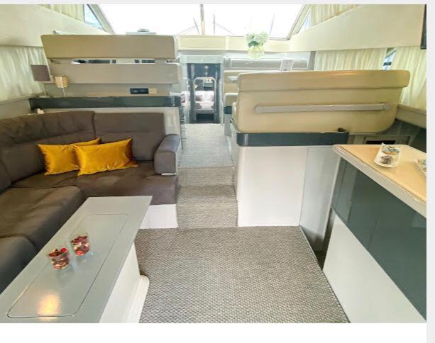 ホテル Beautiful And Magnific Yacht リスボン エクステリア 写真