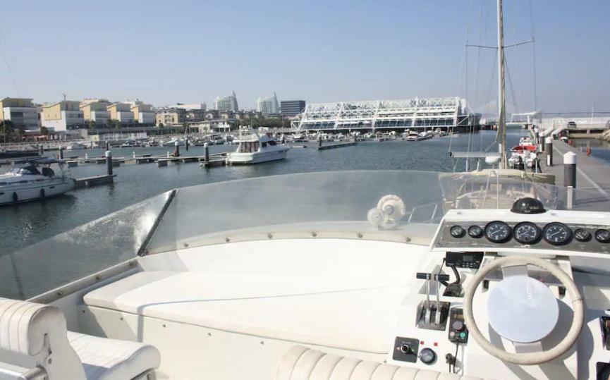 ホテル Beautiful And Magnific Yacht リスボン エクステリア 写真