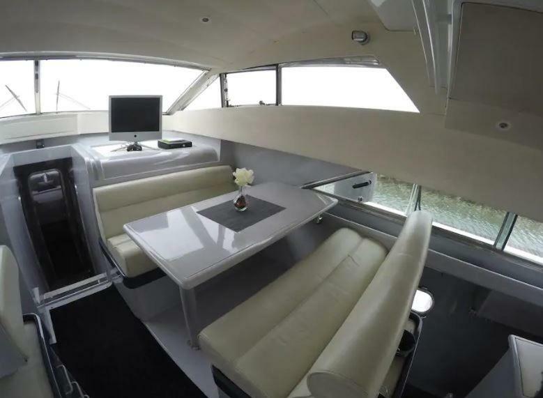 ホテル Beautiful And Magnific Yacht リスボン エクステリア 写真