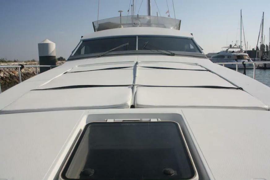 ホテル Beautiful And Magnific Yacht リスボン エクステリア 写真